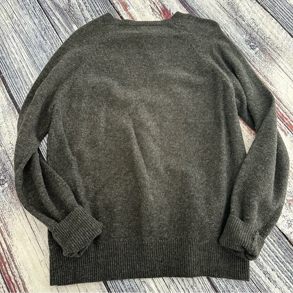 J. Crew 100% Wool Men's Gray Crewneck Sweater - Picture 3 of 8
